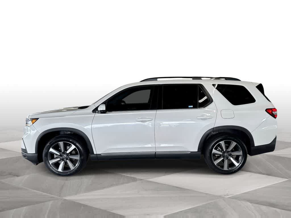 Used 2023 Honda Pilot Touring image 5
