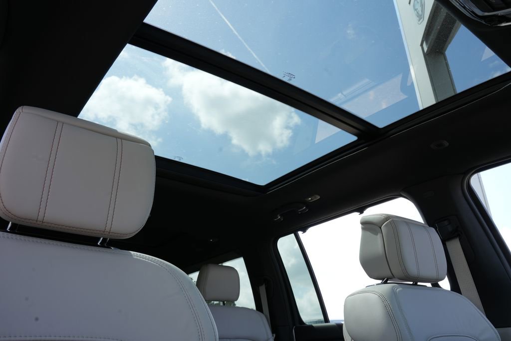 New 2026 Jeep Grand Wagoneer Summit image 25