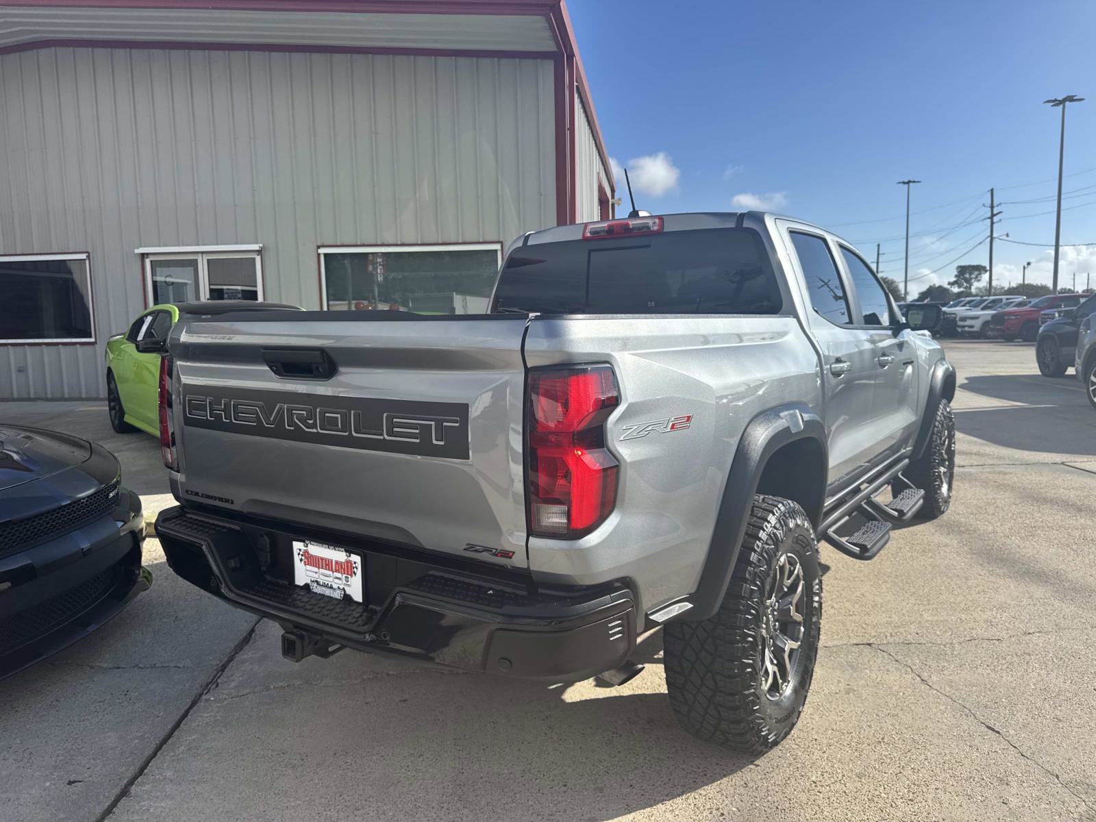 Used 2024 Chevrolet Colorado ZR2 w/ Technology Package image 7