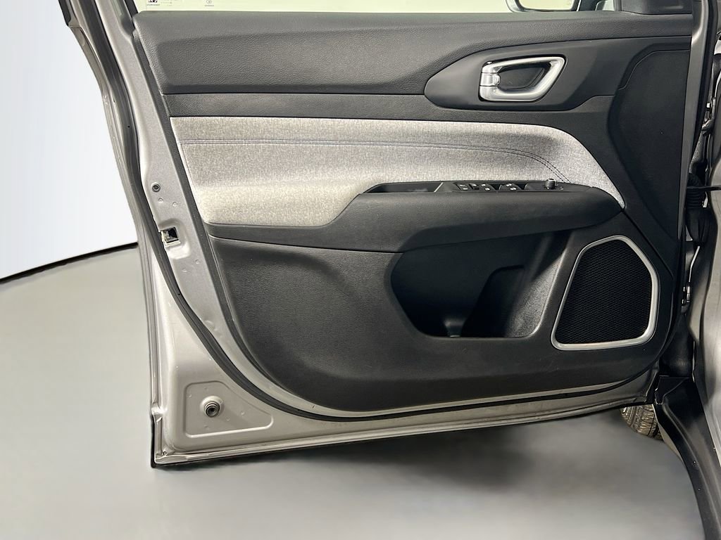 Used 2022 Jeep Compass Latitude w/ Convenience Group image 17