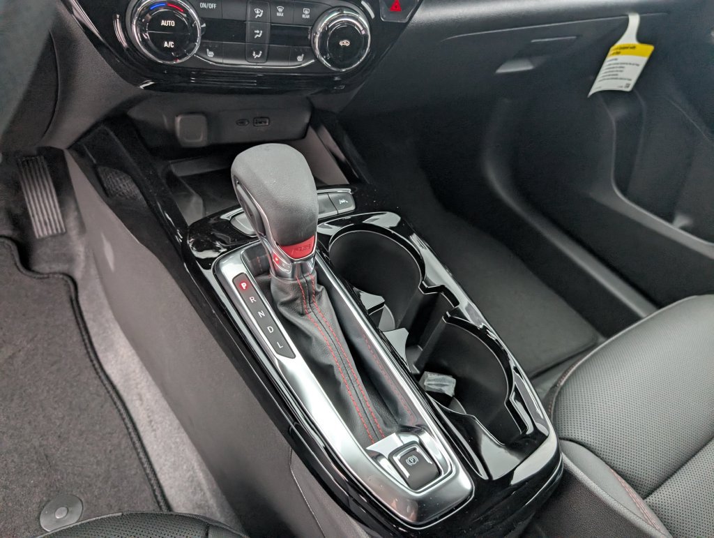 New 2026 Chevrolet Trax RS w/ Sunroof Package FWD image 16