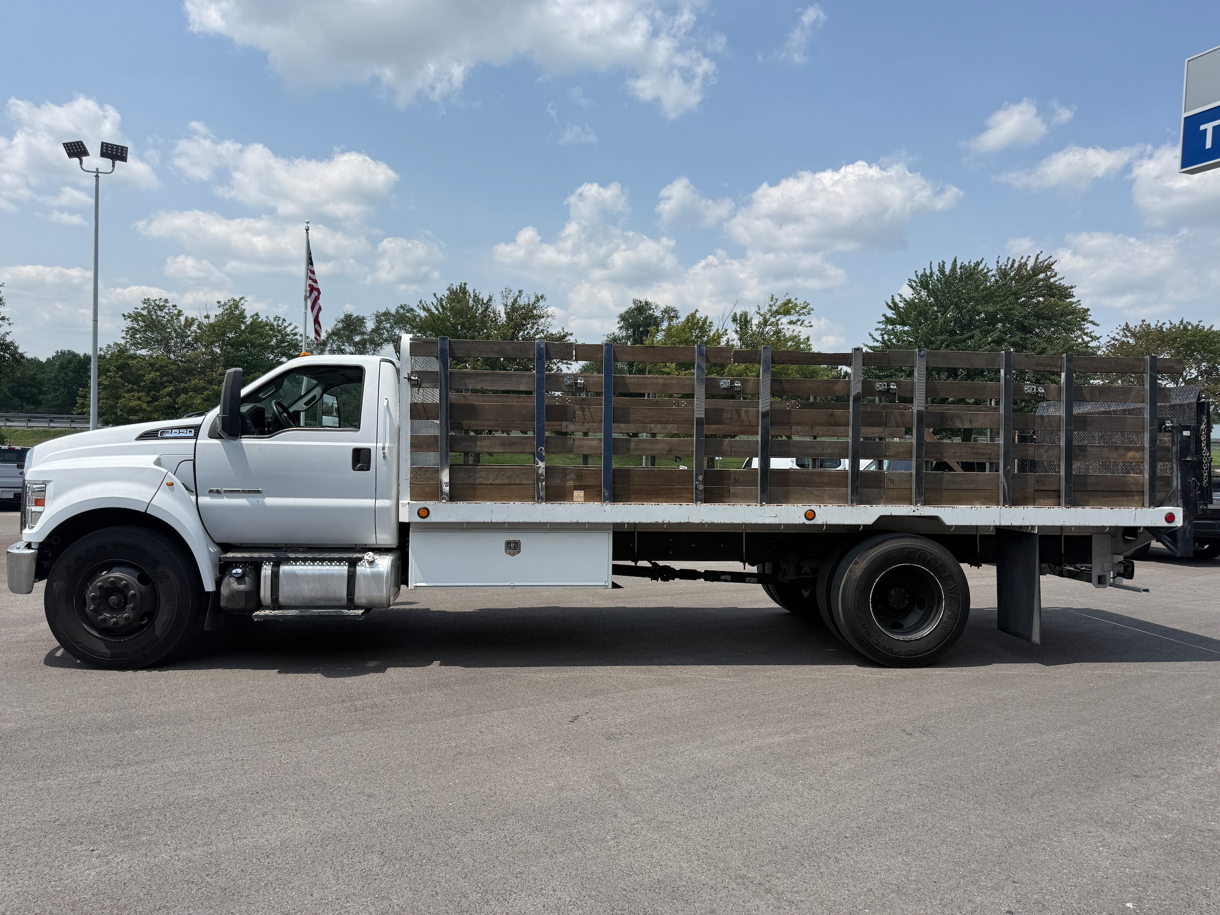 Used 2021 Ford F650 2WD Regular Cab Super Duty image 5