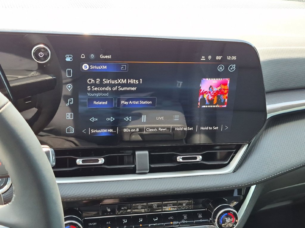 New 2027 Chevrolet Equinox LT w/ Convenience Package II FWD image 24