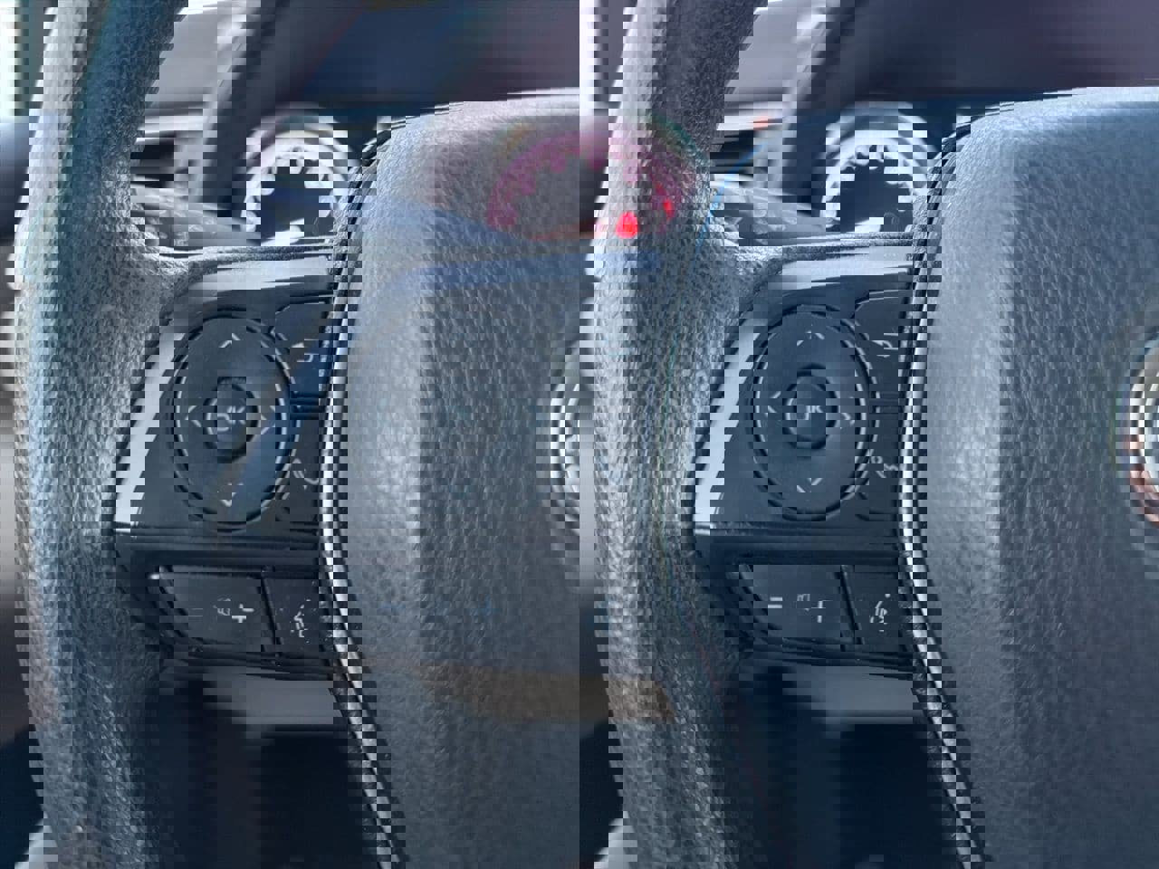 Used 2018 Toyota Camry LE FWD image 6