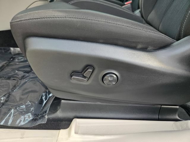 Used 2024 Chrysler Voyager LX FWD image 11