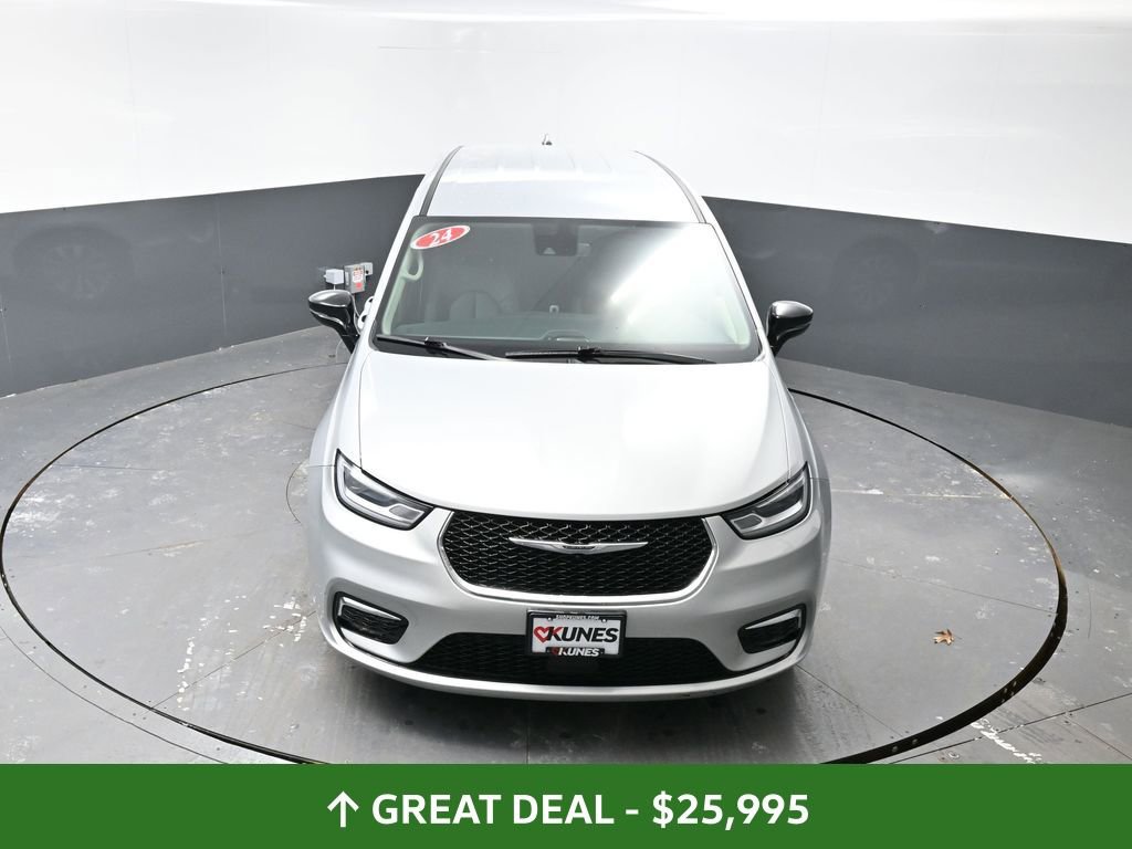 Used 2024 Chrysler Pacifica Limited FWD image 45