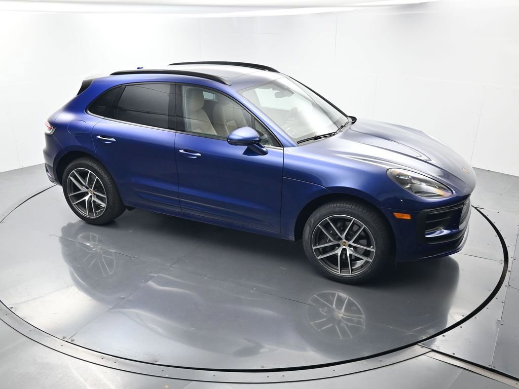 Certified 2024 Porsche Macan AWD/4WD image 42