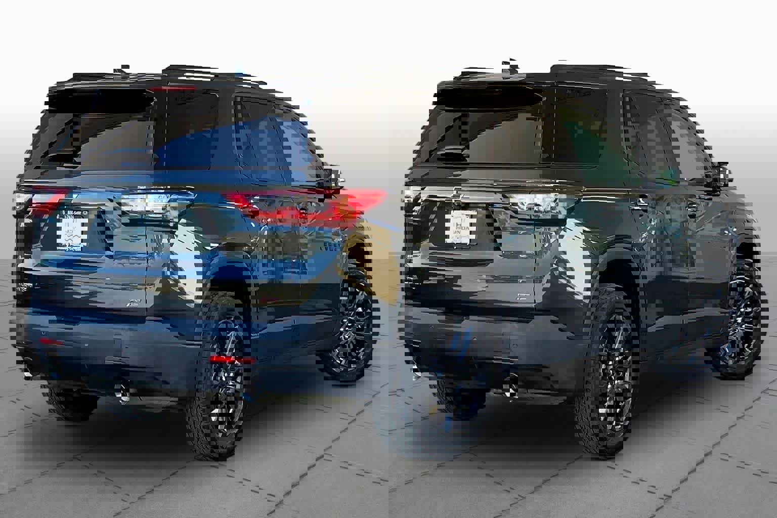 Used 2021 Chevrolet Traverse RS image 13