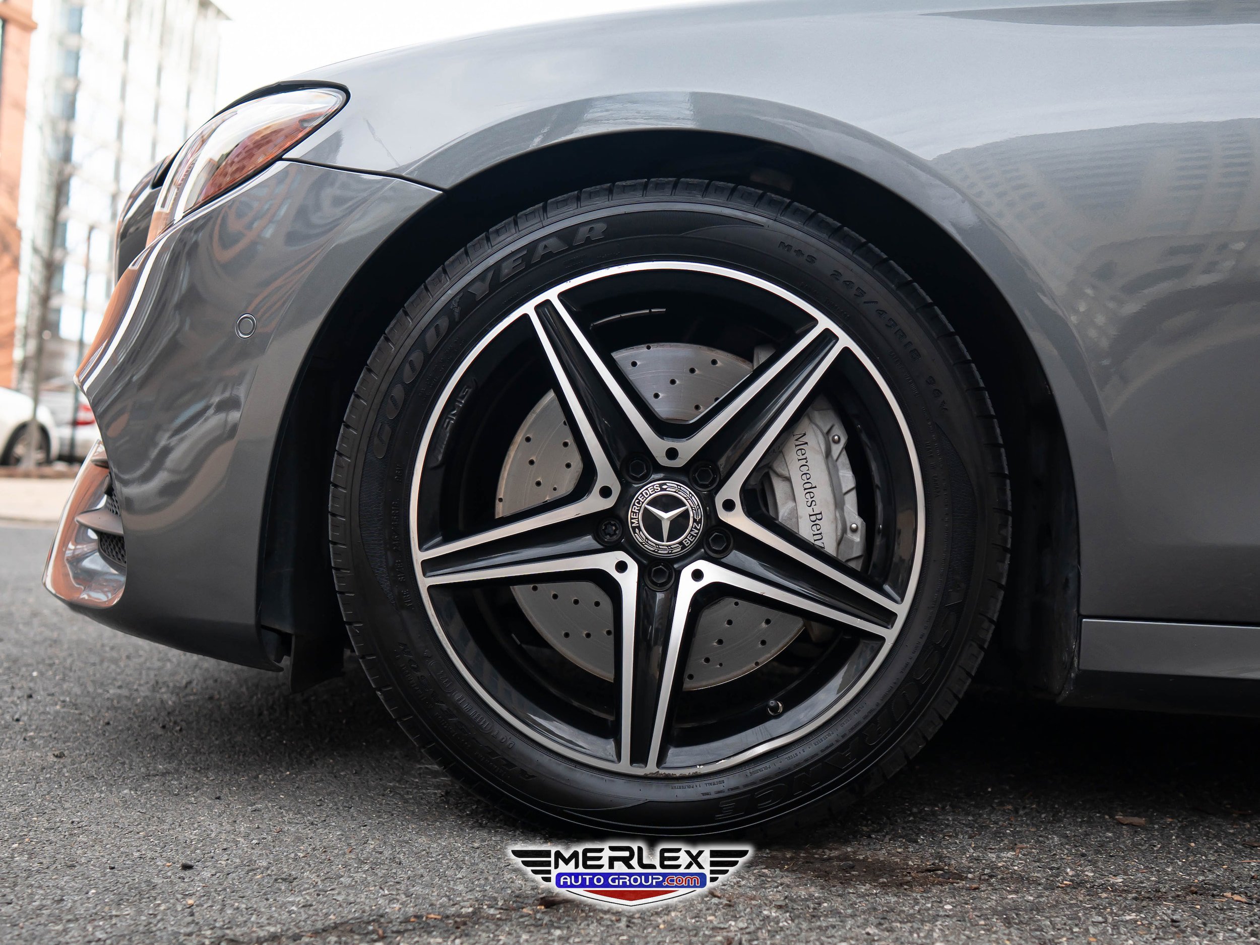Used 2018 Mercedes-Benz E 400 4MATIC Sedan w/ Premium 3 Package image 9