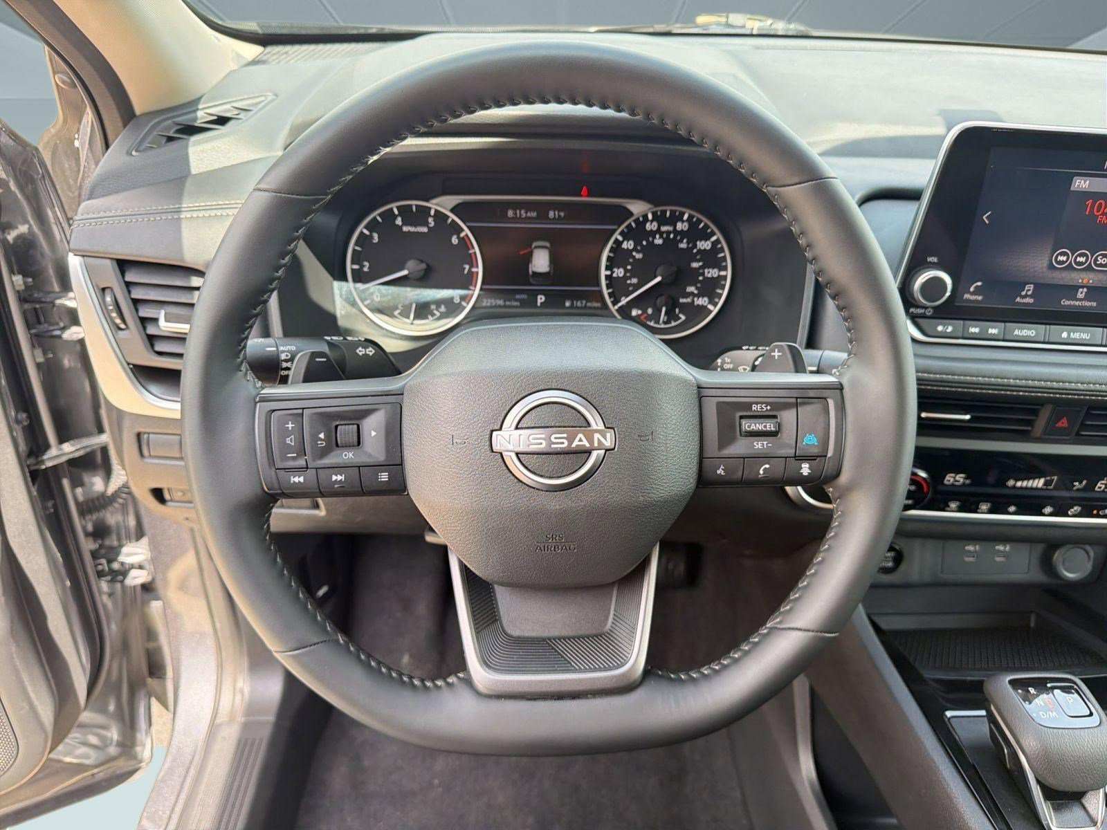 Used 2025 Nissan Rogue SV image 17