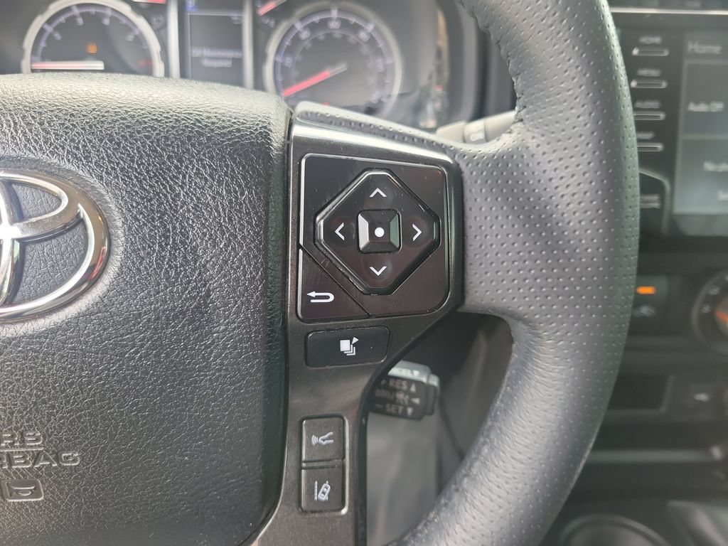 Used 2021 Toyota 4Runner TRD Off-Road Premium AWD/4WD image 27