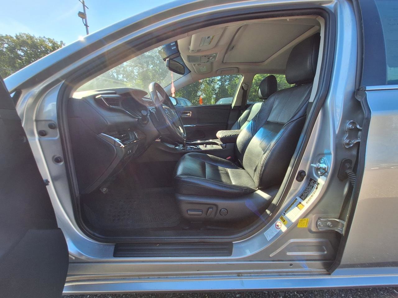 Used 2015 Toyota Avalon XLE Touring FWD image 16