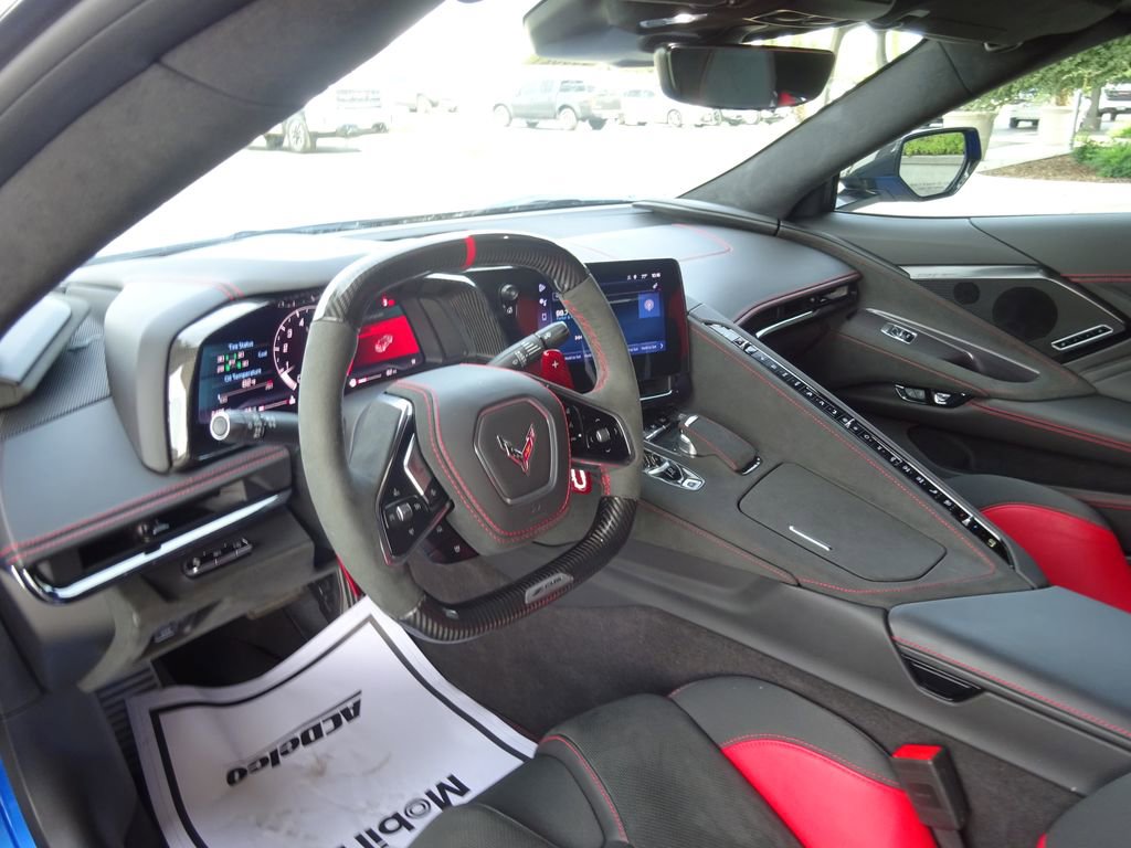 Used 2024 Chevrolet Corvette Z06 RWD image 15