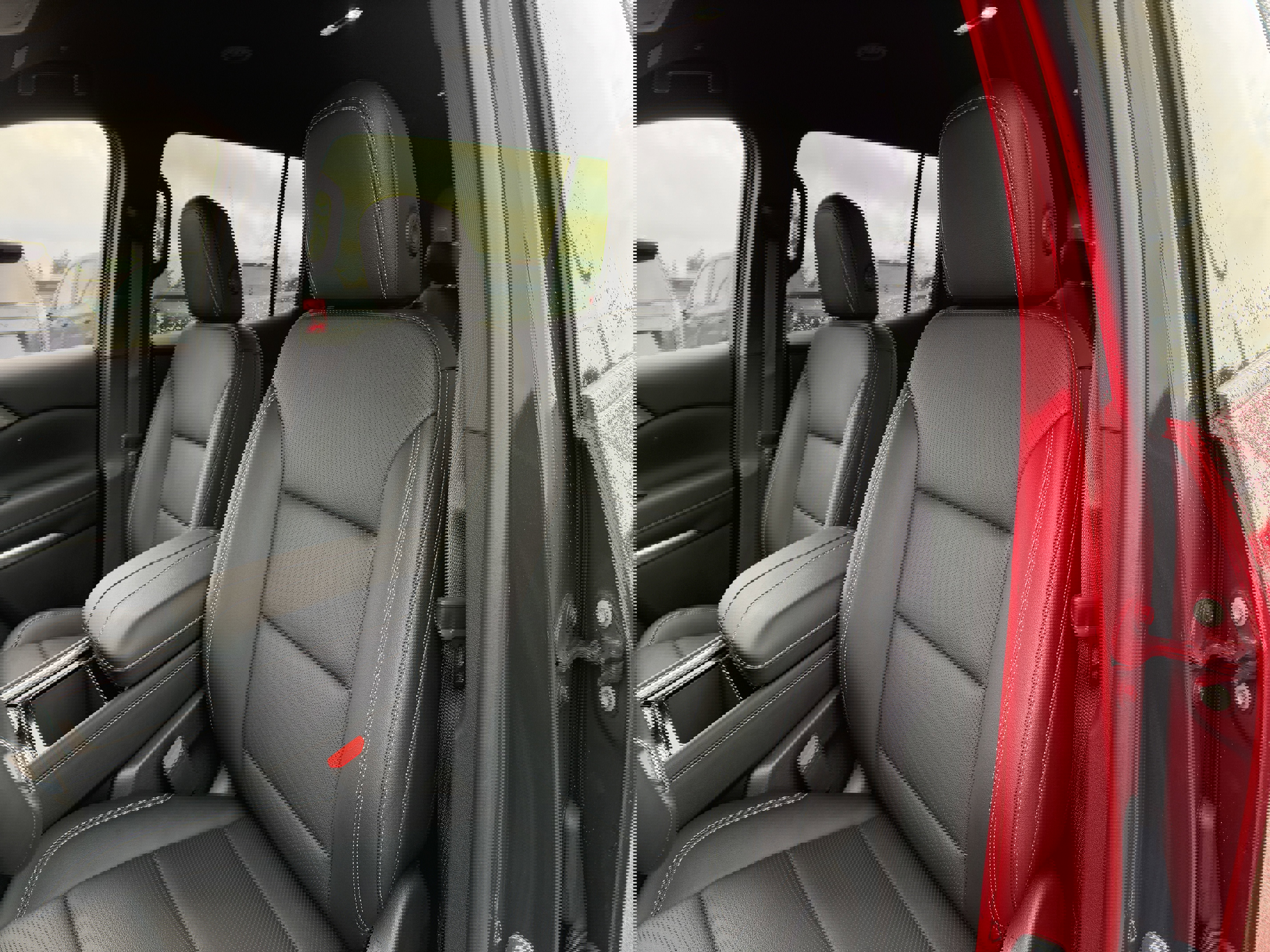 New 2025 Chevrolet Traverse LT image 10