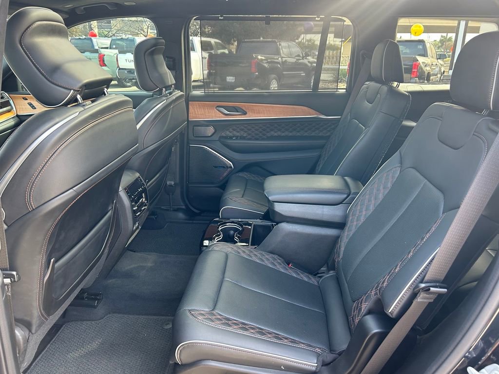 Used 2024 Jeep Grand Cherokee L Summit image 17