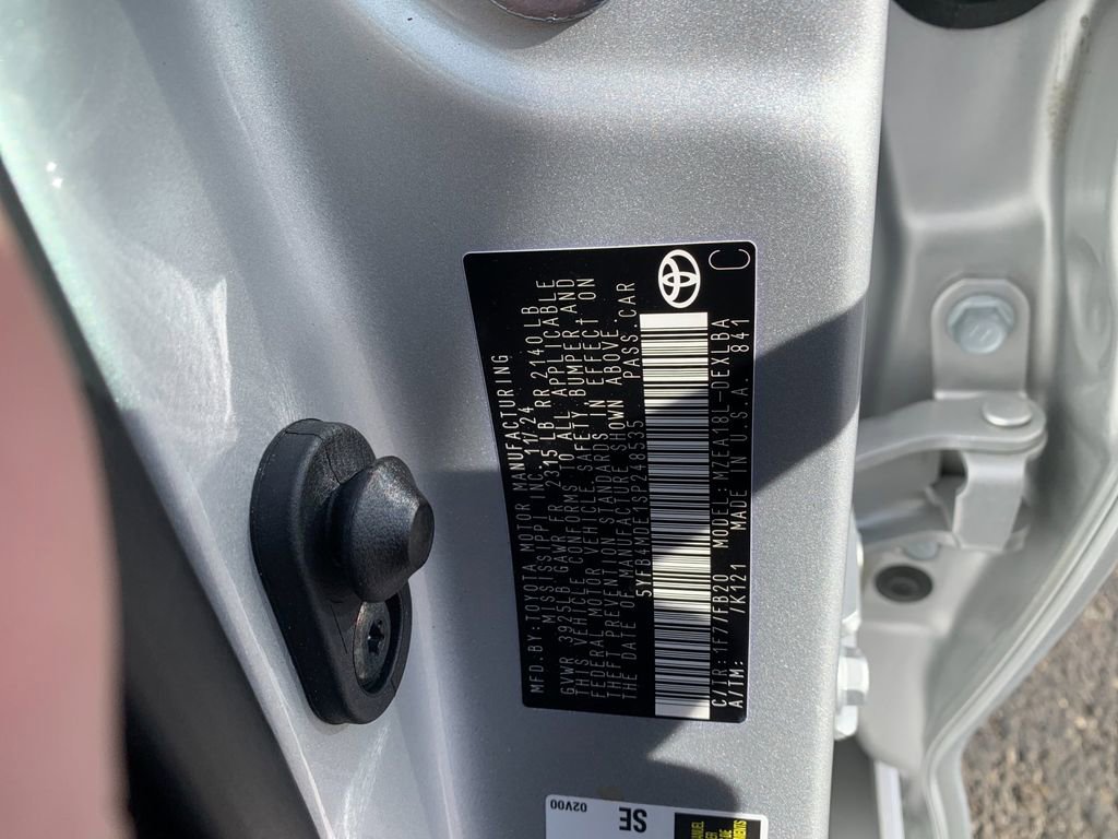 Used 2025 Toyota Corolla LE image 32