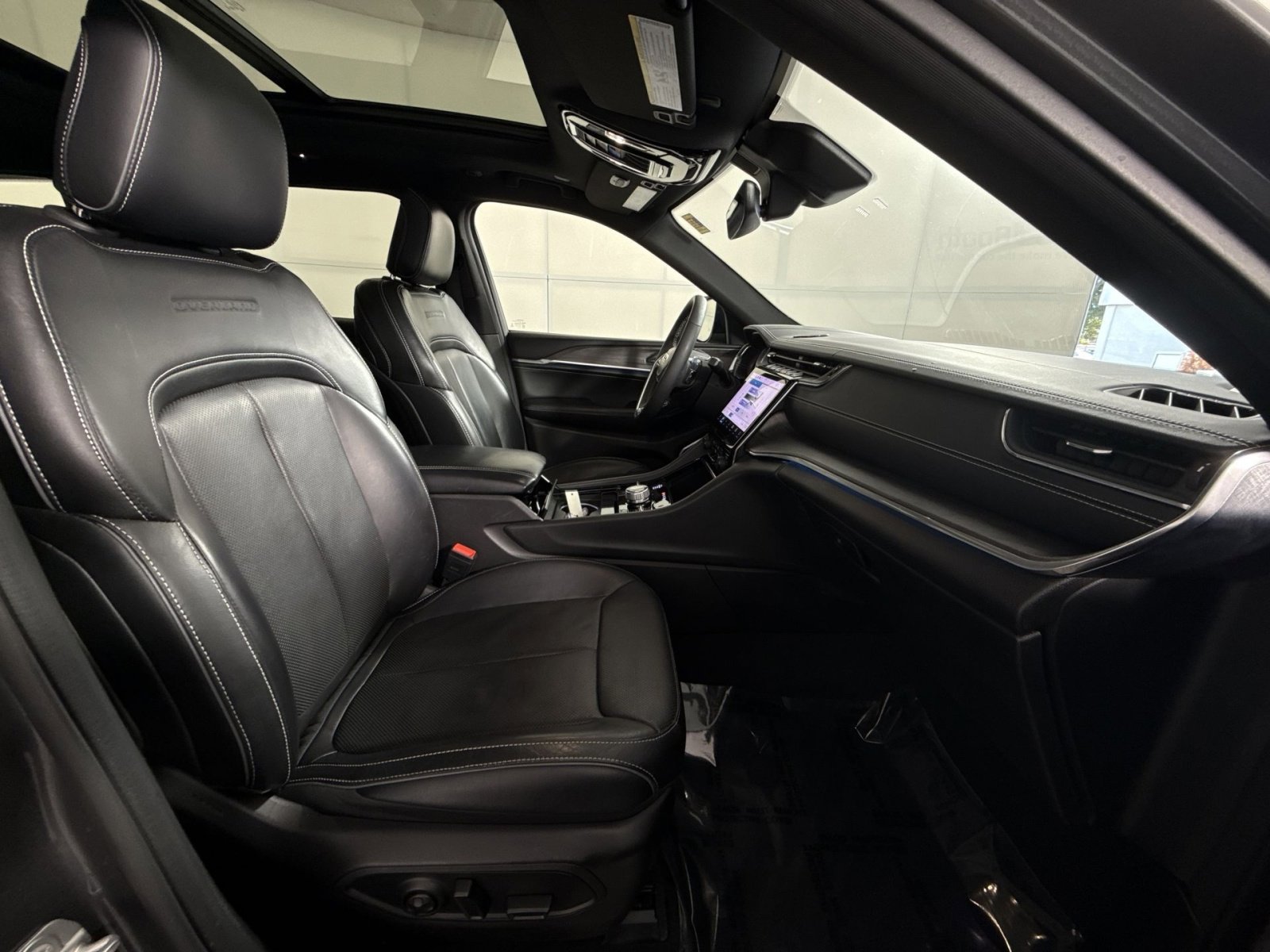 Used 2023 Jeep Grand Cherokee L Overland image 28