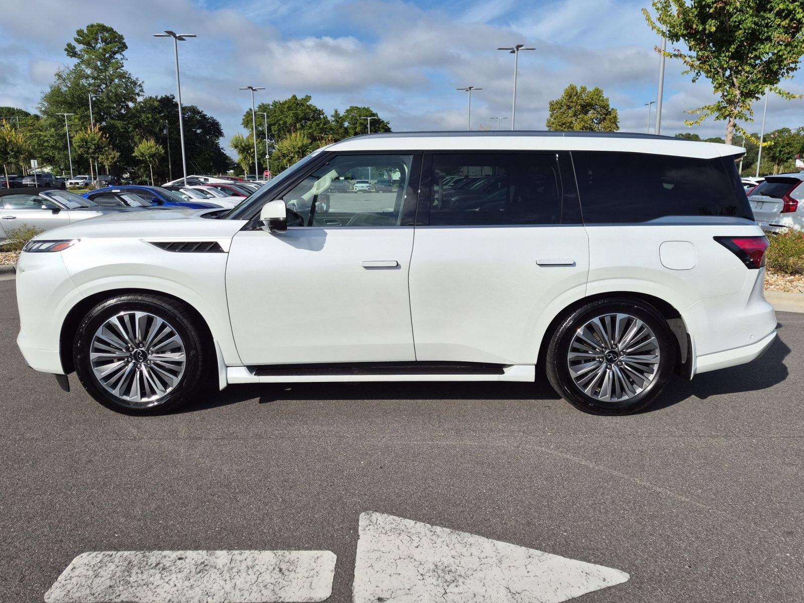 Used 2026 INFINITI QX80 Luxe w/ Cargo Package AWD/4WD image 6