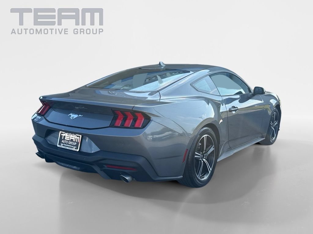 Used 2025 Ford Mustang Coupe RWD image 7