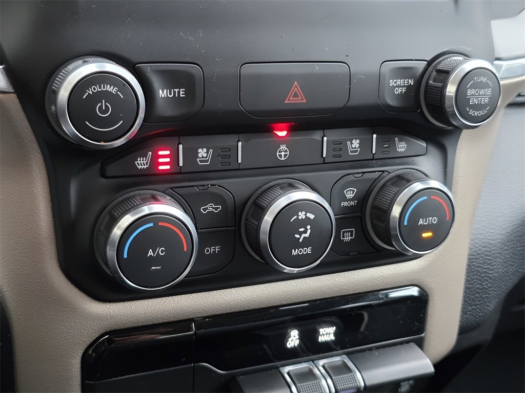 Used 2019 RAM 1500 Laramie image 24