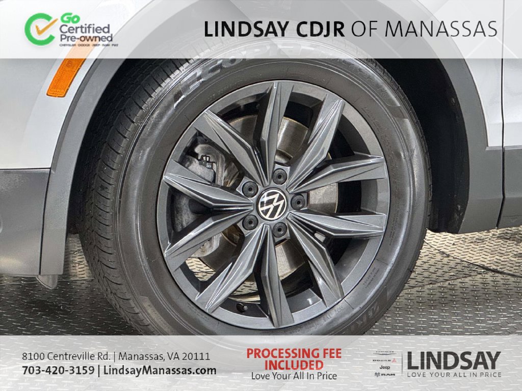 Used 2024 Volkswagen Tiguan SE AWD/4WD image 10