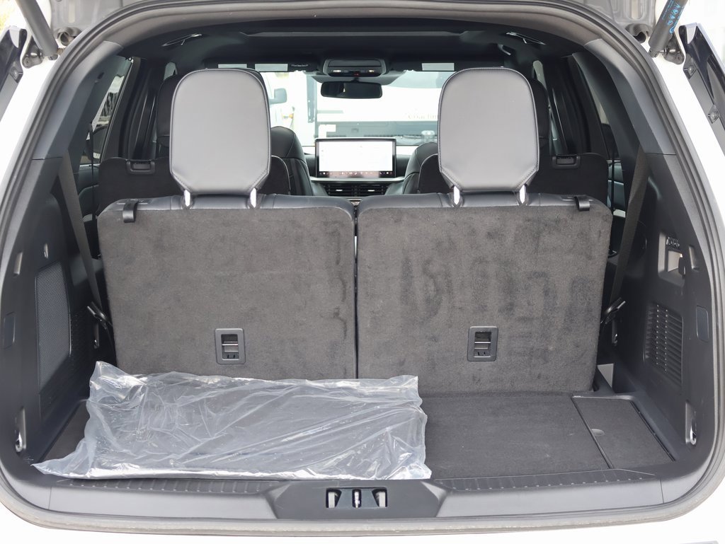 Used 2025 Ford Explorer ST image 31