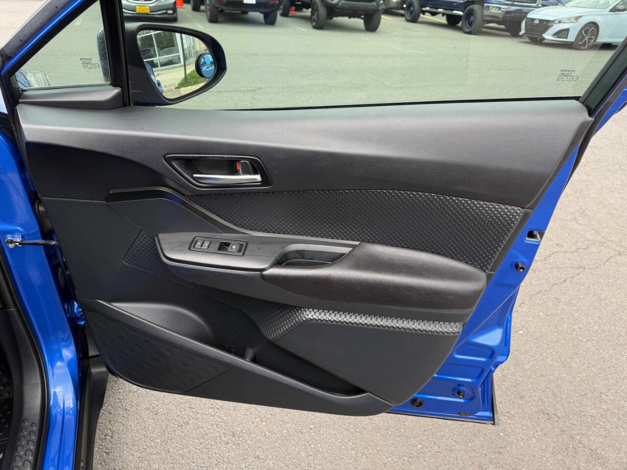 Used 2018 Toyota C-HR XLE image 33
