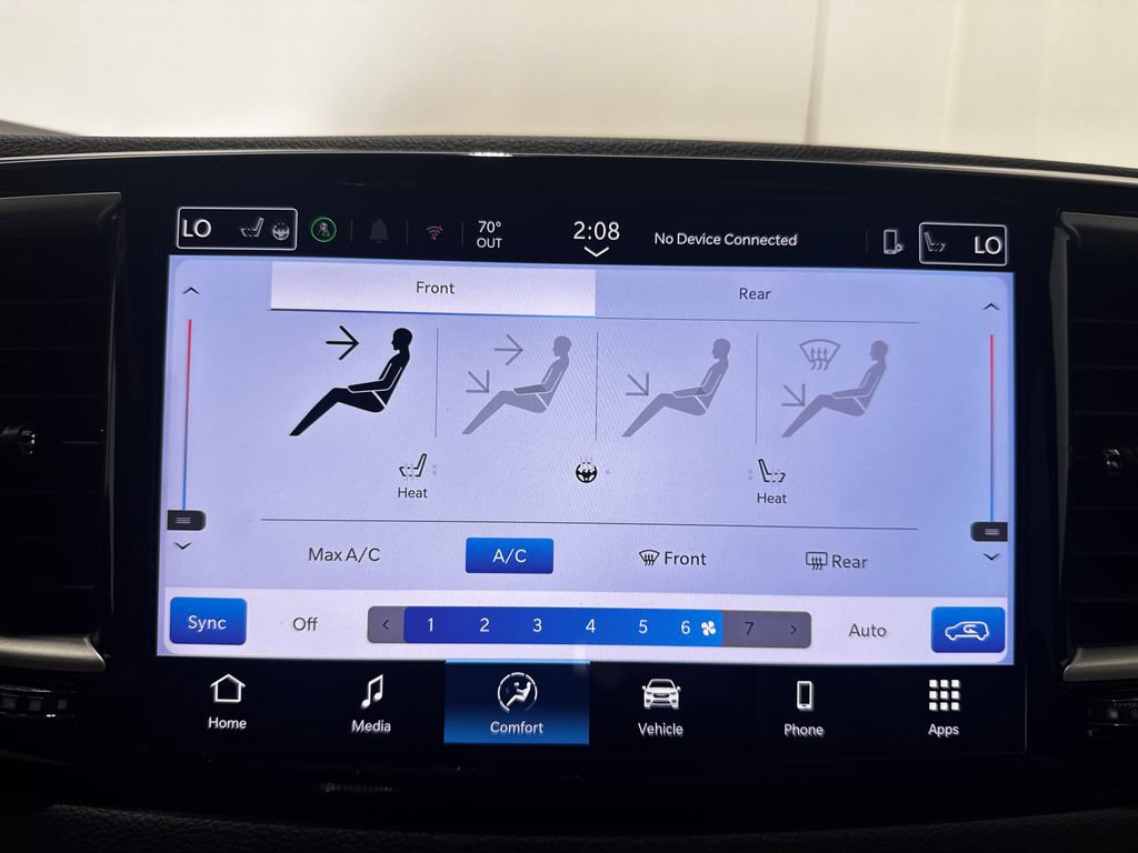 Used 2025 Chrysler Pacifica Select FWD image 34