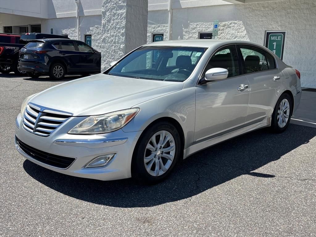 Used 2013 Hyundai Genesis 3.8 image 23