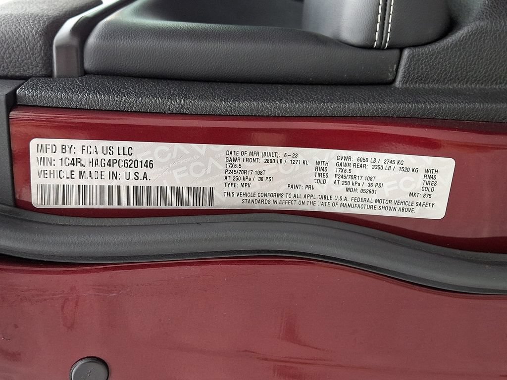 Used 2023 Jeep Grand Cherokee Laredo w/ Luxury Tech Group I AWD/4WD image 27