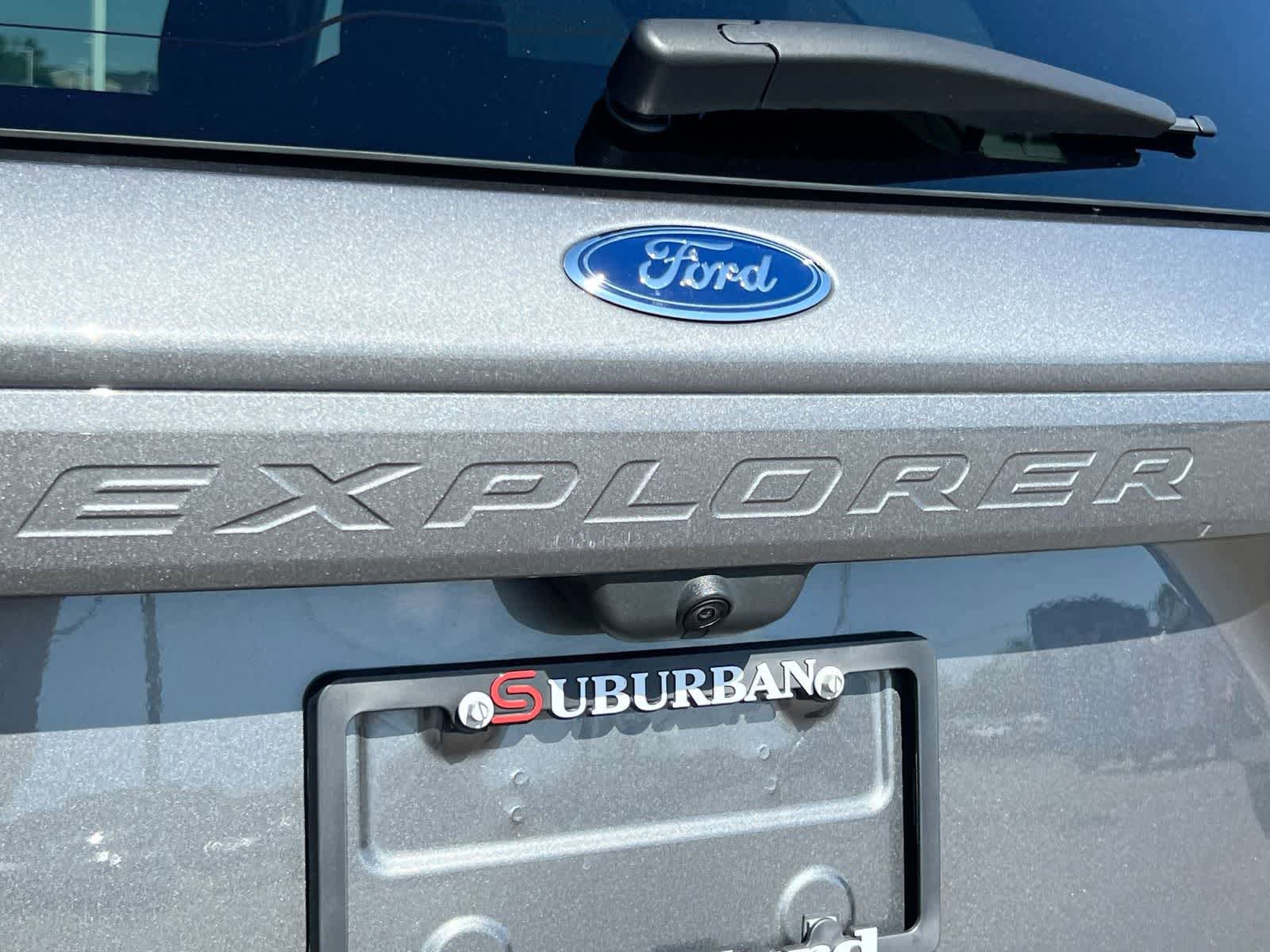 Used 2024 Ford Explorer XLT w/ Equipment Group 202A AWD/4WD image 12