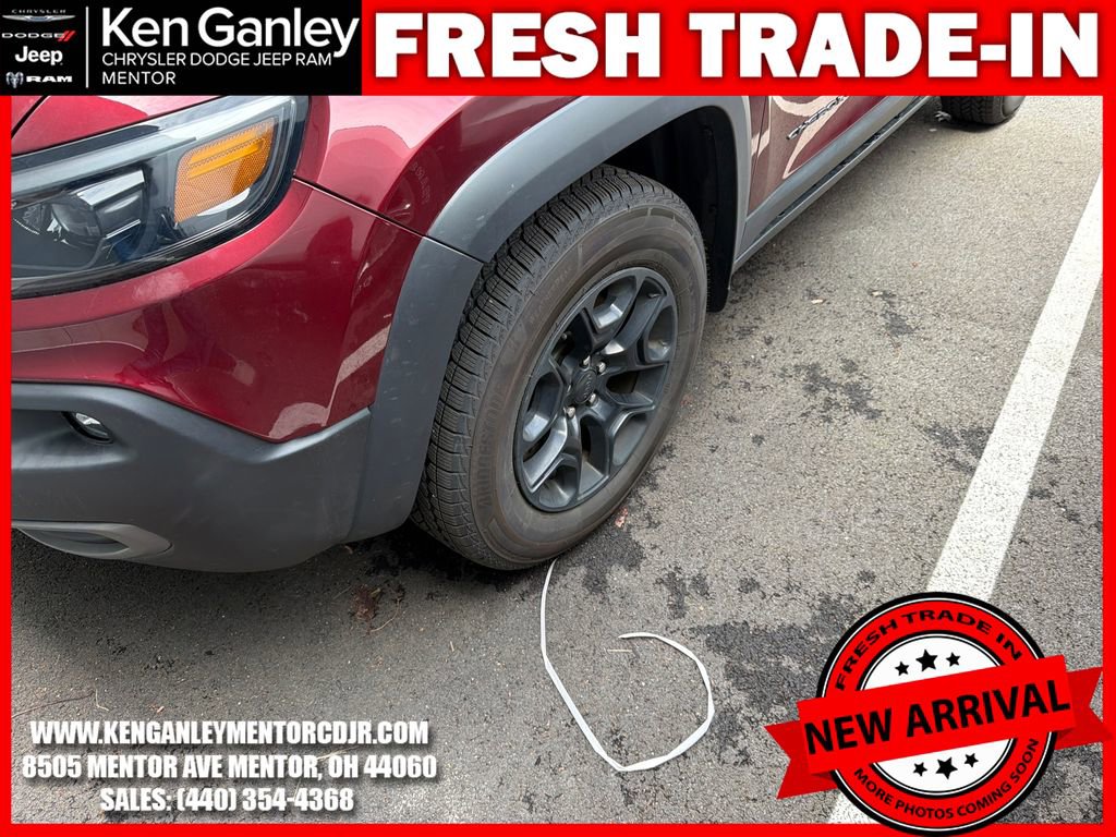 Used 2019 Jeep Cherokee Trailhawk w/ Cold Weather Group AWD/4WD image 5