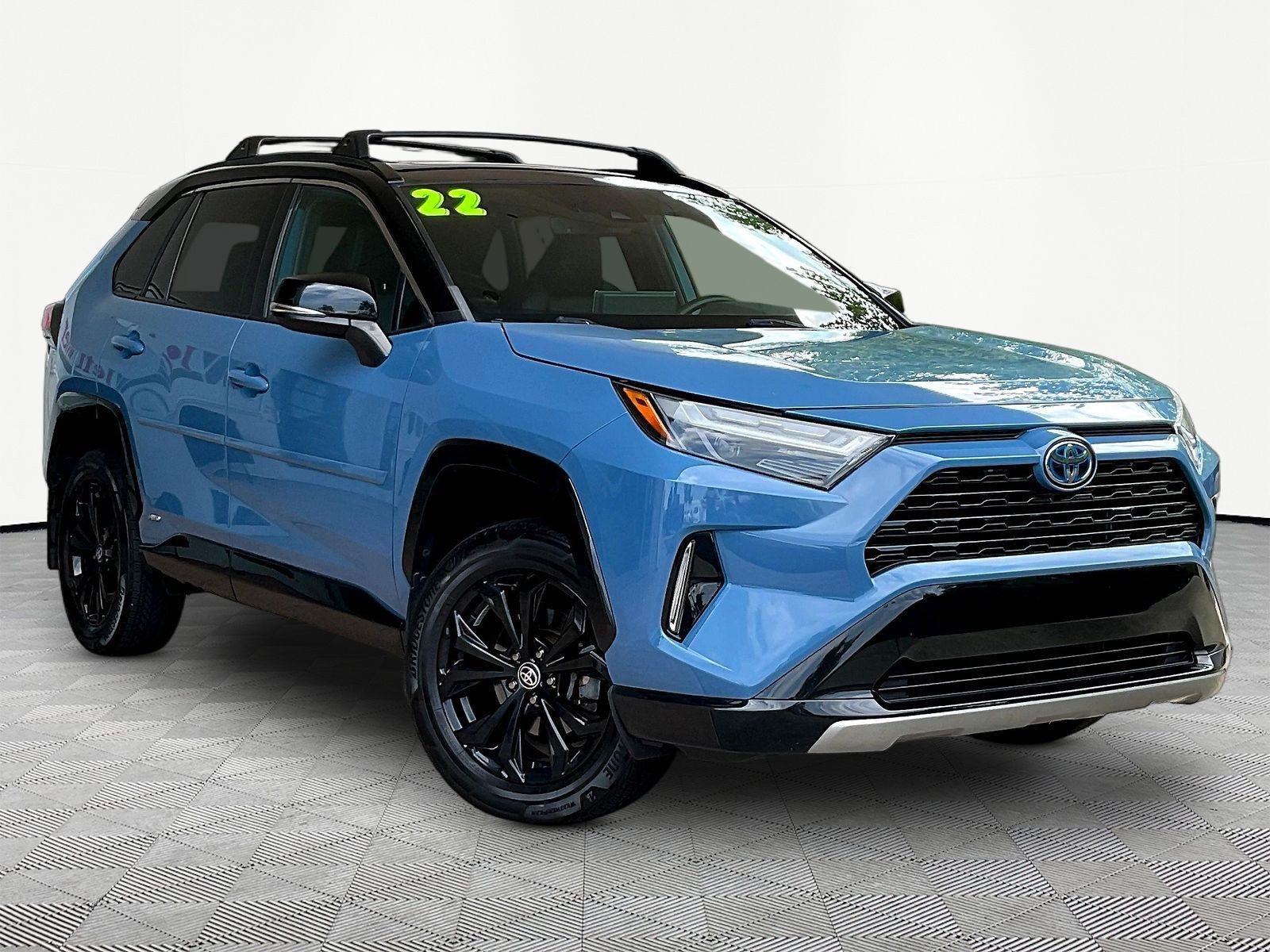 Used 2022 Toyota RAV4 XSE w/ XSE Grade Weather Package AWD/4WD image 3