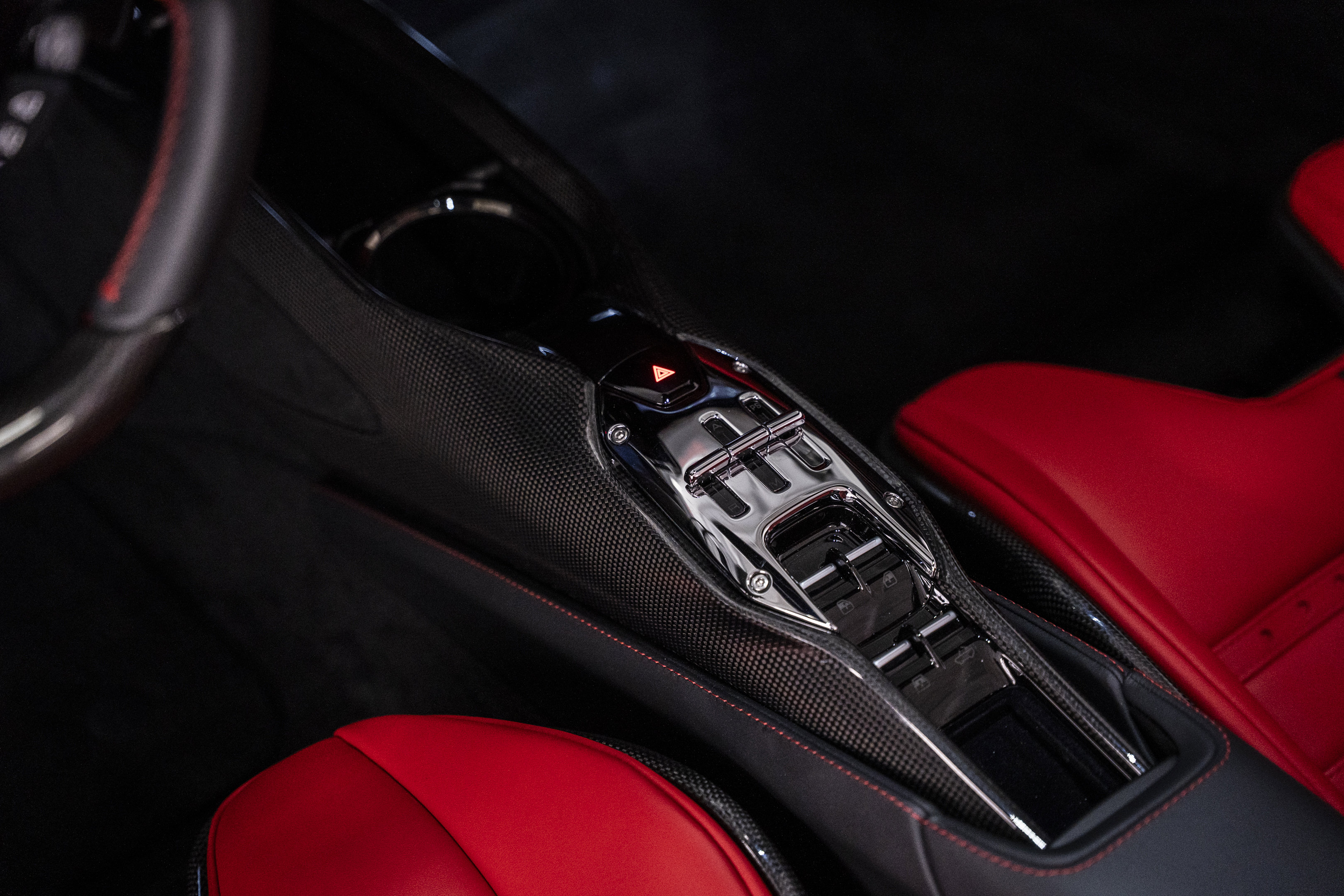 Used 2025 Ferrari SF90 Spider image 51