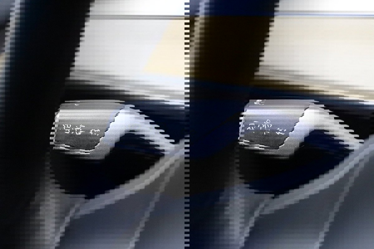 Used 2023 Tesla Model 3 Standard Range image 44