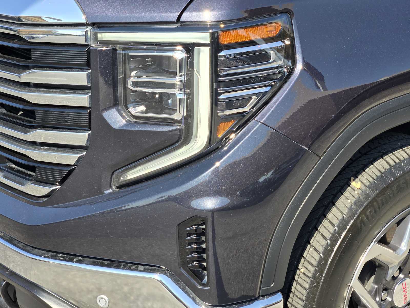 Certified 2023 GMC Sierra 1500 SLT RWD image 9