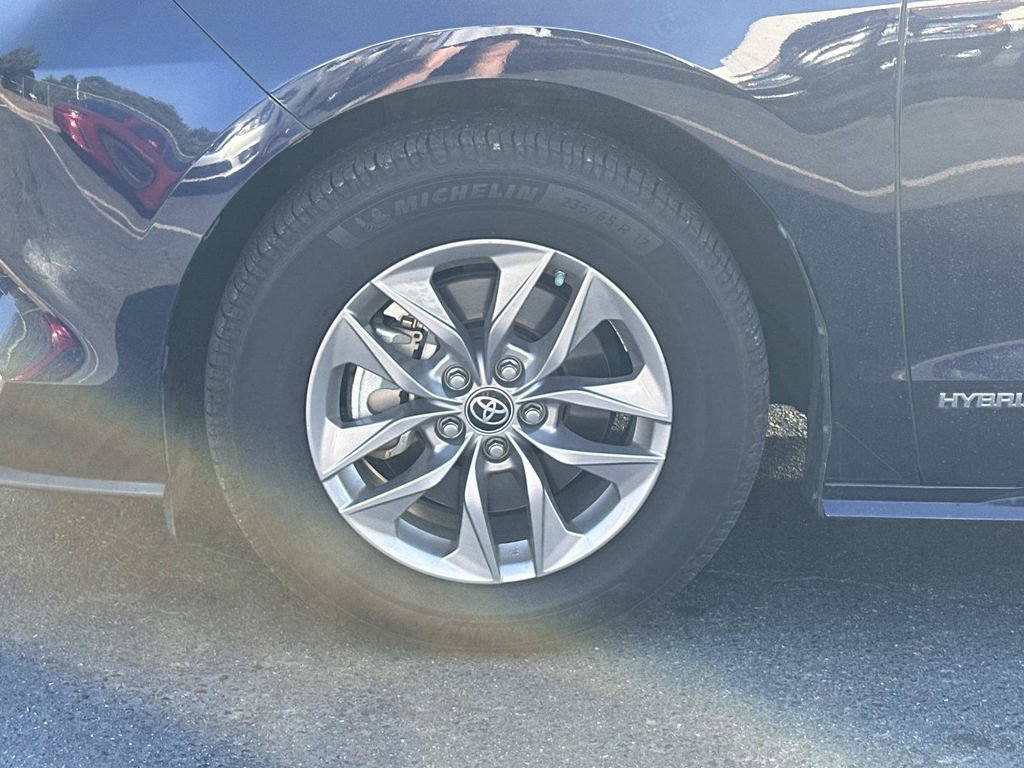 Used 2021 Toyota Sienna XLE FWD image 10