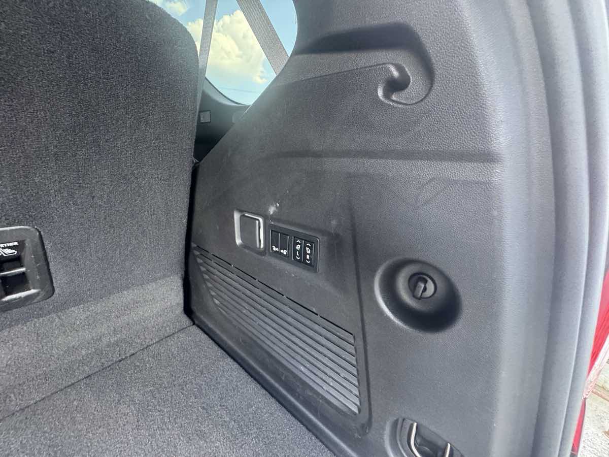 Used 2021 GMC Yukon AT4 AWD/4WD image 19