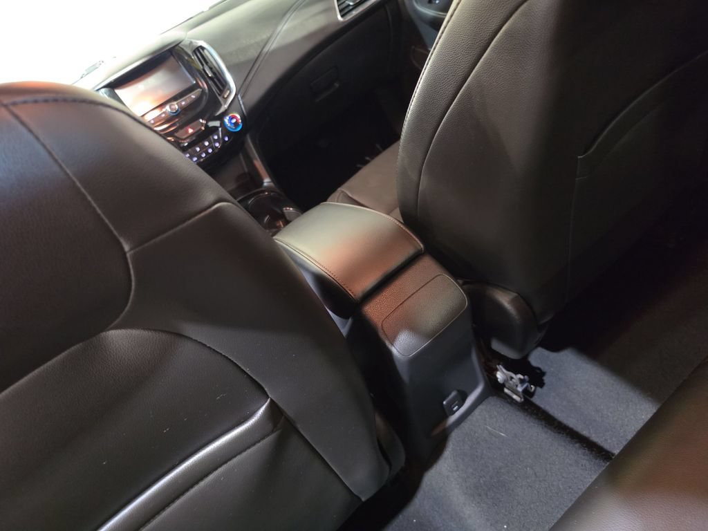 Used 2017 Chevrolet Cruze Premier FWD image 21