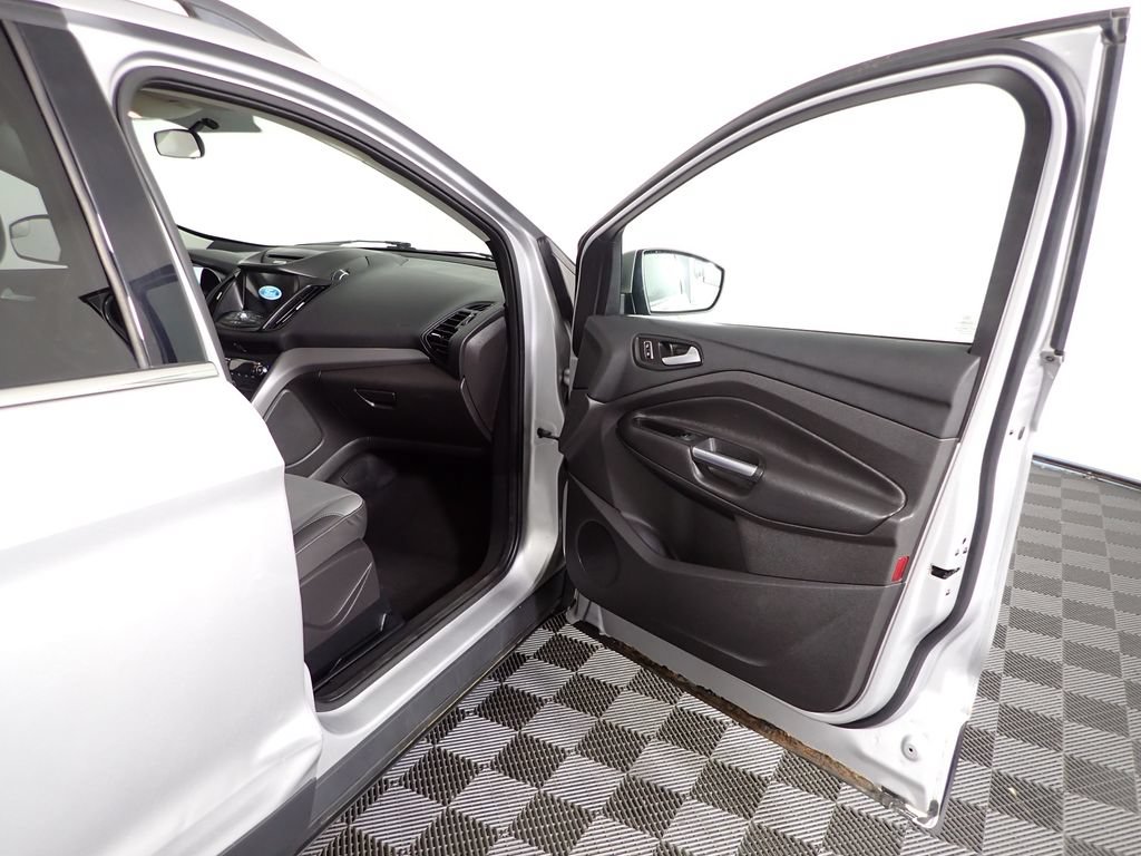 Used 2016 Ford Escape SE w/ Equipment Group 201A FWD image 33