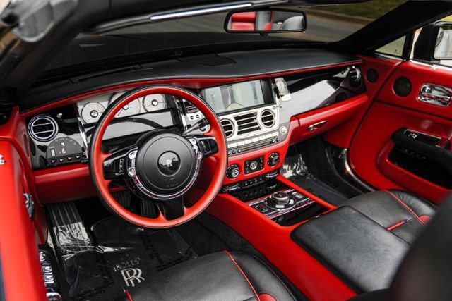 Used 2016 Rolls-Royce Dawn RWD image 28