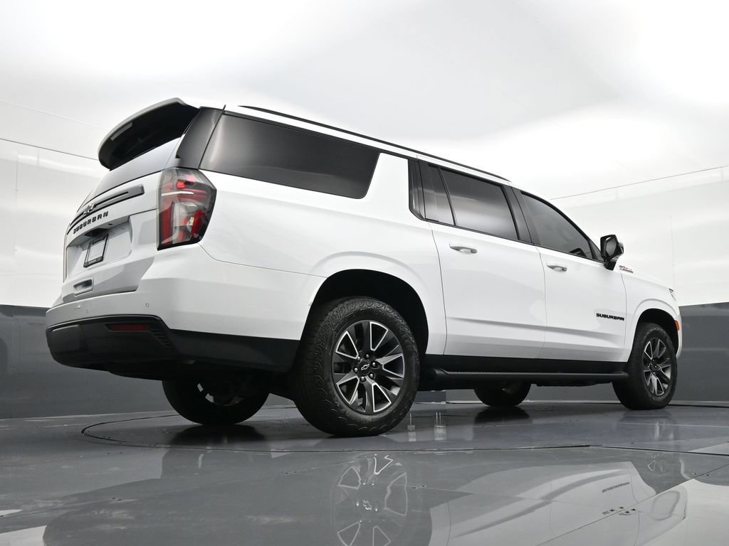 Used 2024 Chevrolet Suburban Z71 w/ Luxury Package image 29