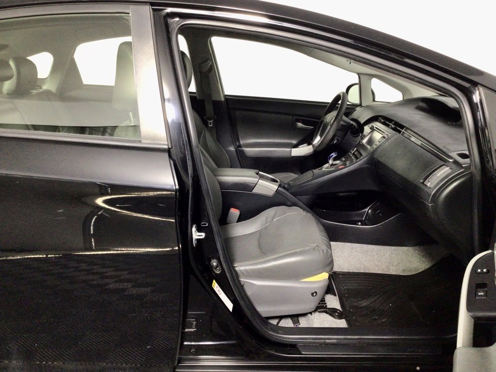 Used 2015 Toyota Prius Four image 31