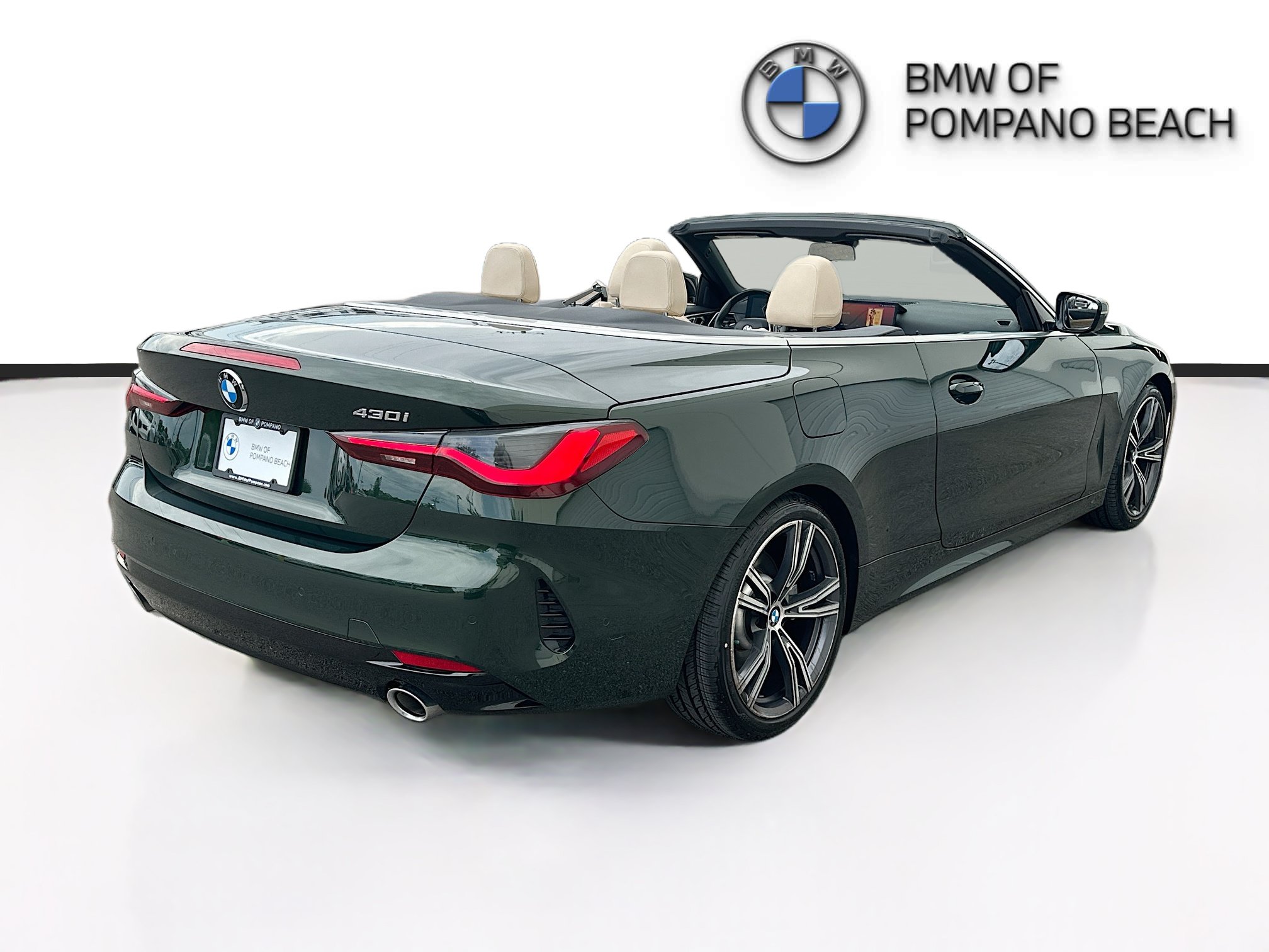 Used 2024 BMW 430i Convertible w/ Premium Package RWD image 4