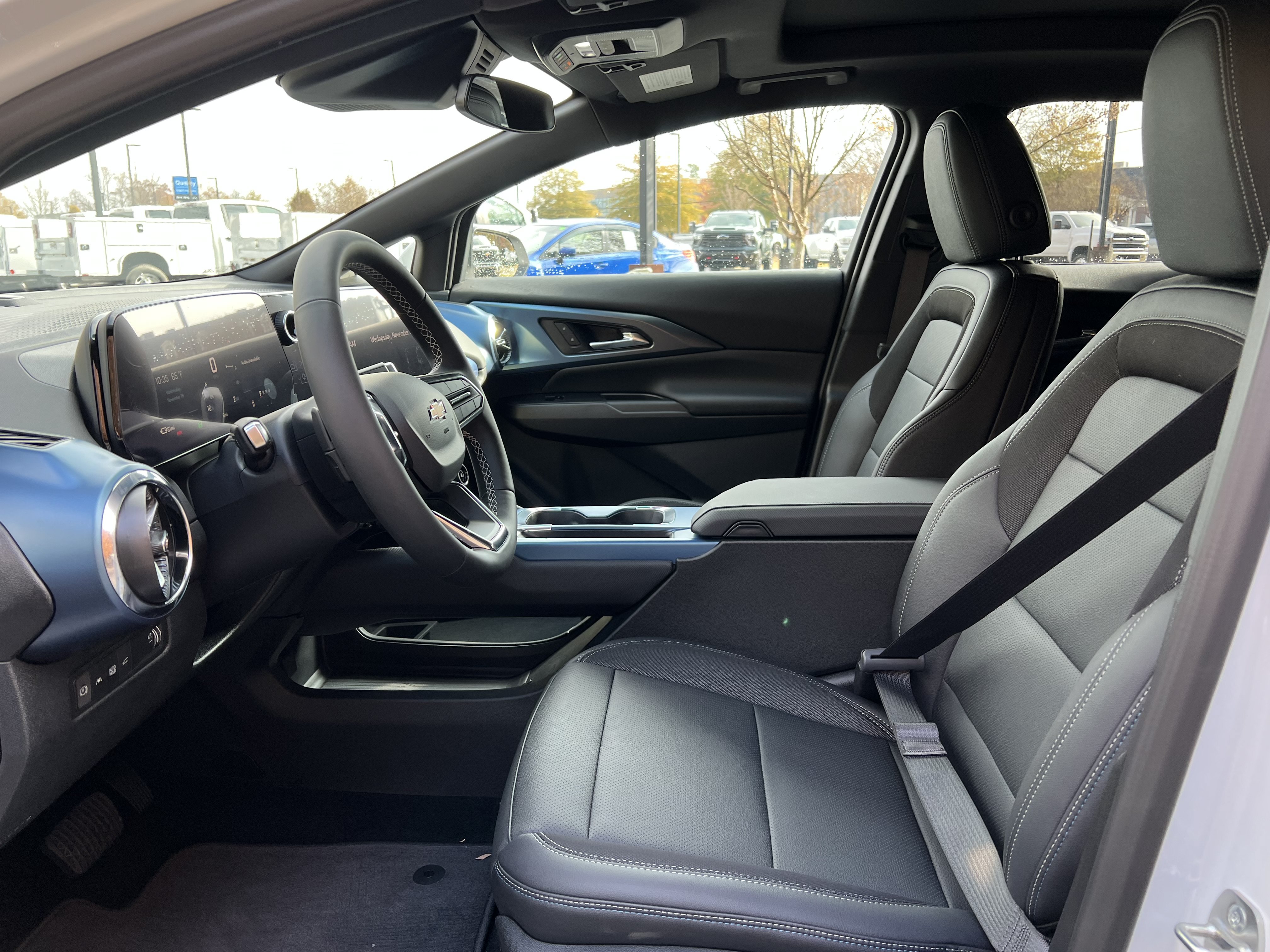 New 2026 Chevrolet Equinox EV LT AWD/4WD image 15