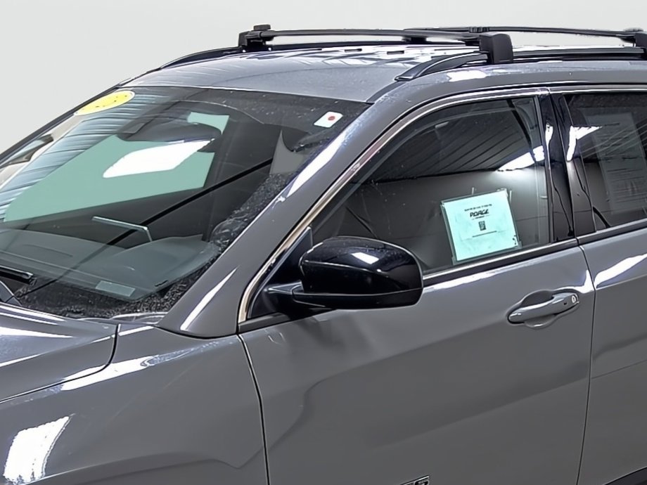 Used 2023 Jeep Compass Latitude w/ Convenience Group AWD/4WD image 8