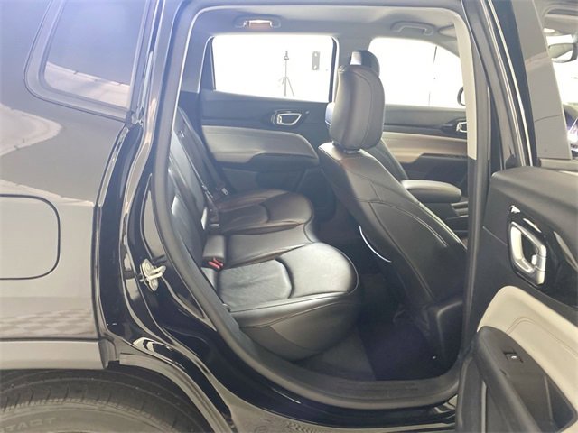 Used 2022 Jeep Compass Limited image 31