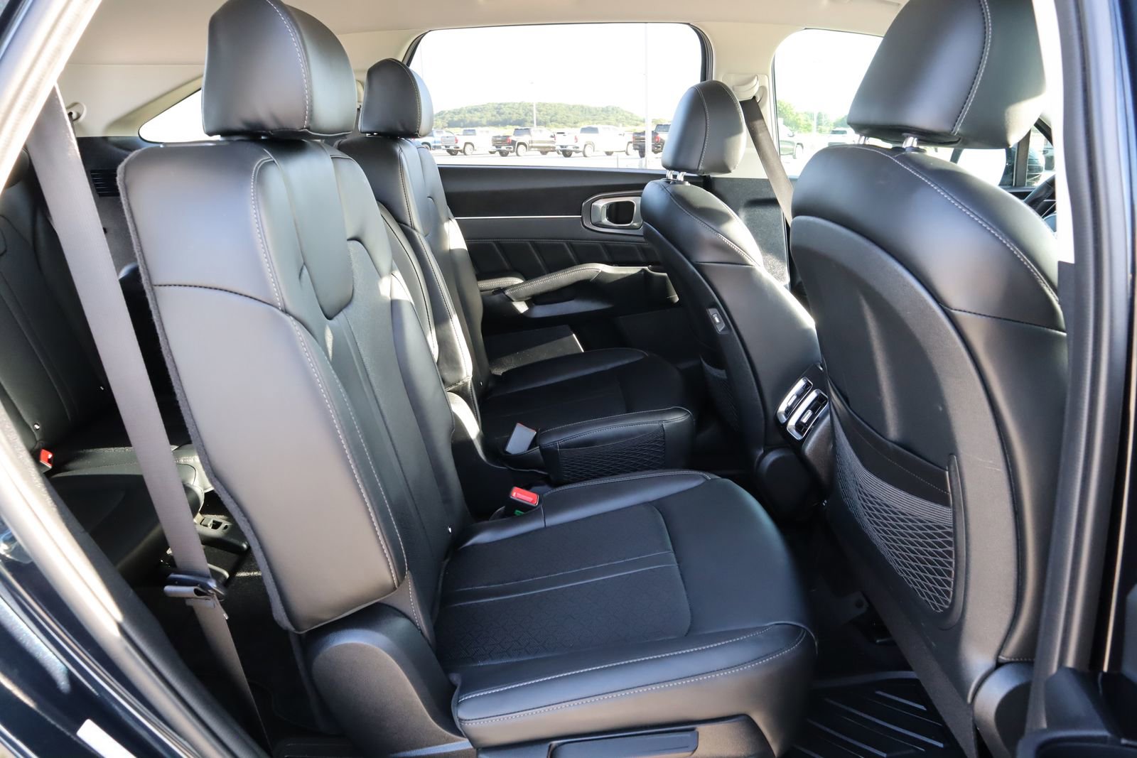 Used 2022 Kia Sorento SX image 16