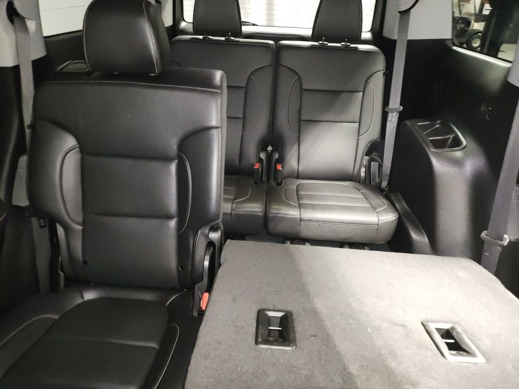 Used 2023 GMC Acadia SLT image 29