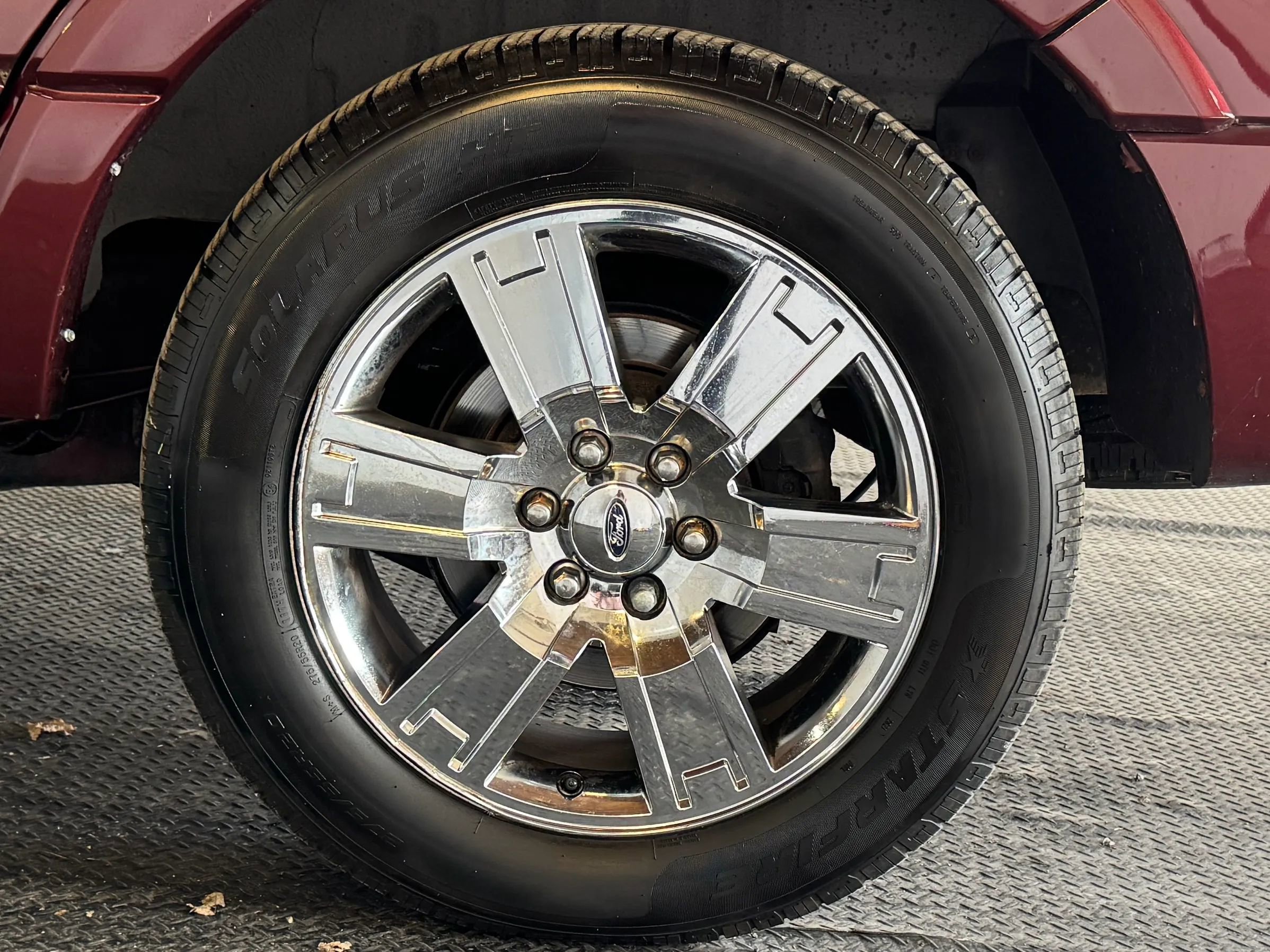 Used 2010 Ford Expedition Limited image 8